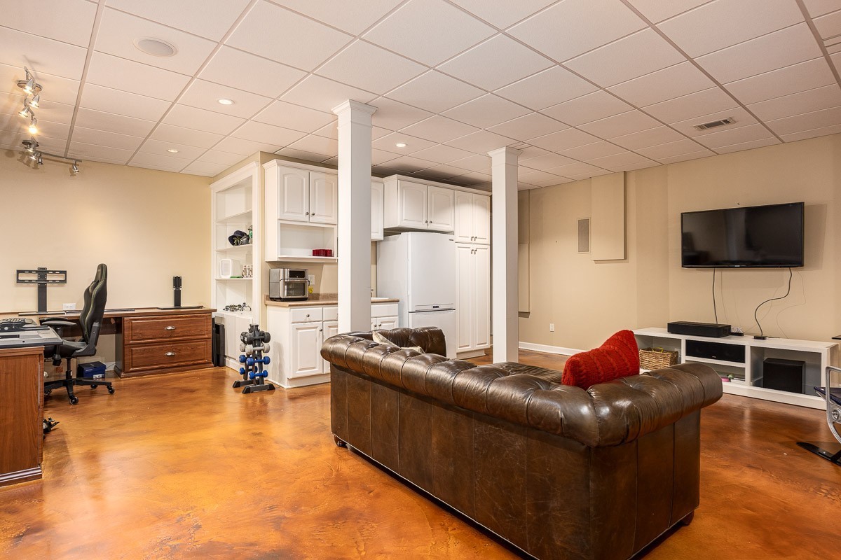 2907 Stewart Campbell Pt