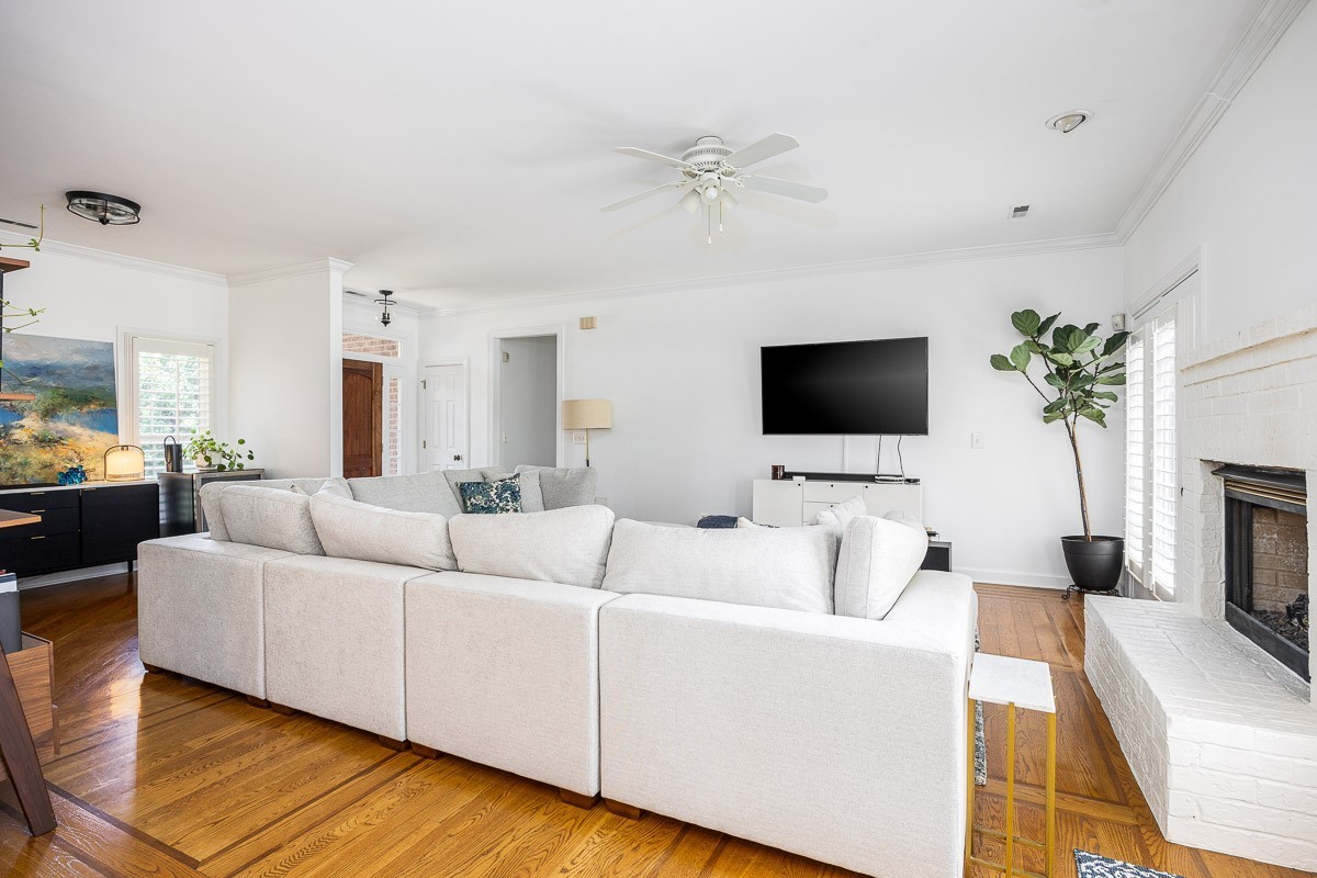2907 Stewart Campbell Pt