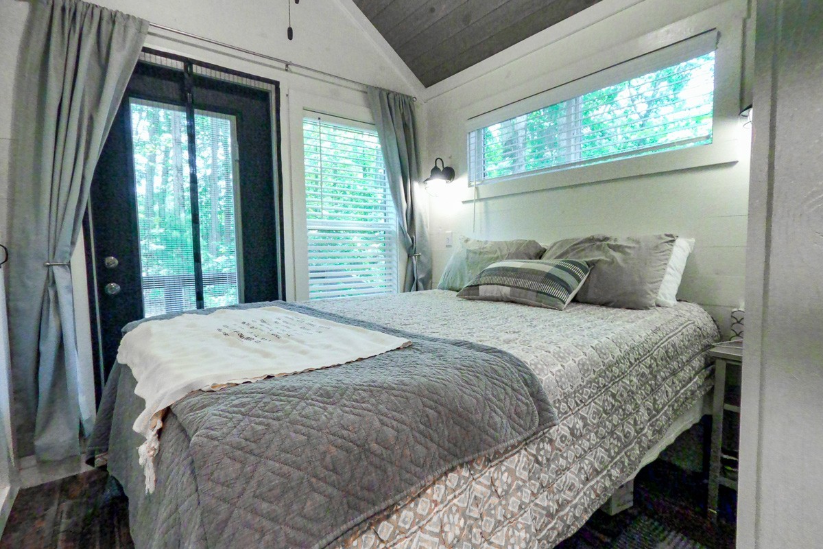 110 Acorn Cove