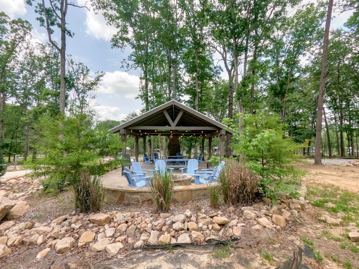 110 Acorn Cove