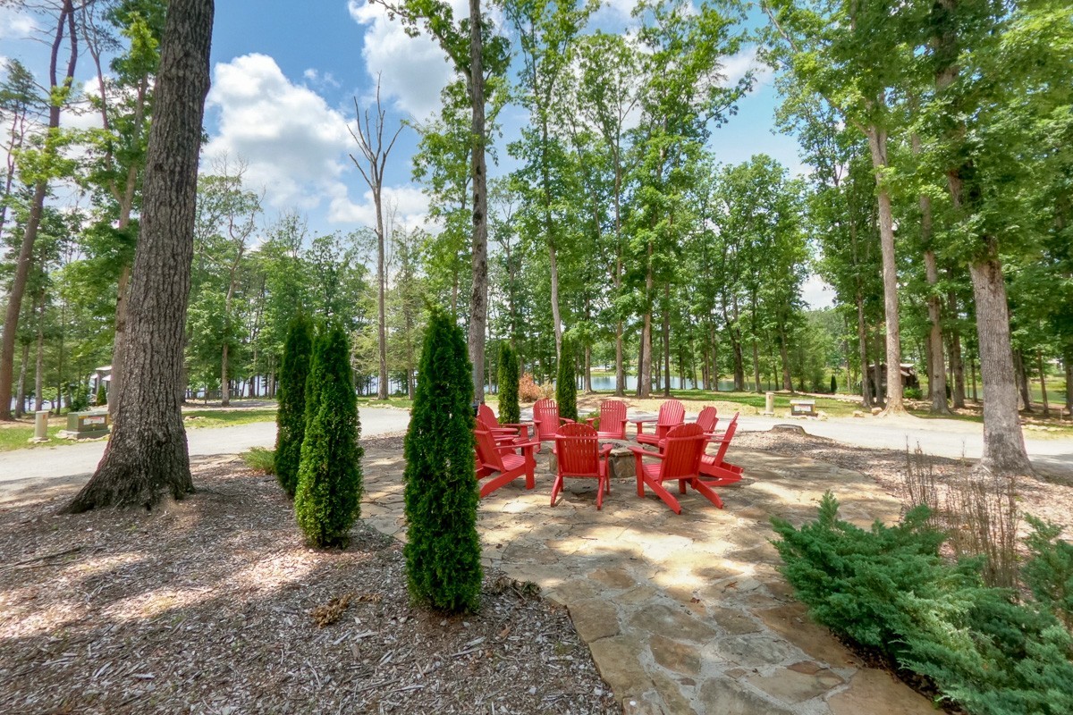 110 Acorn Cove