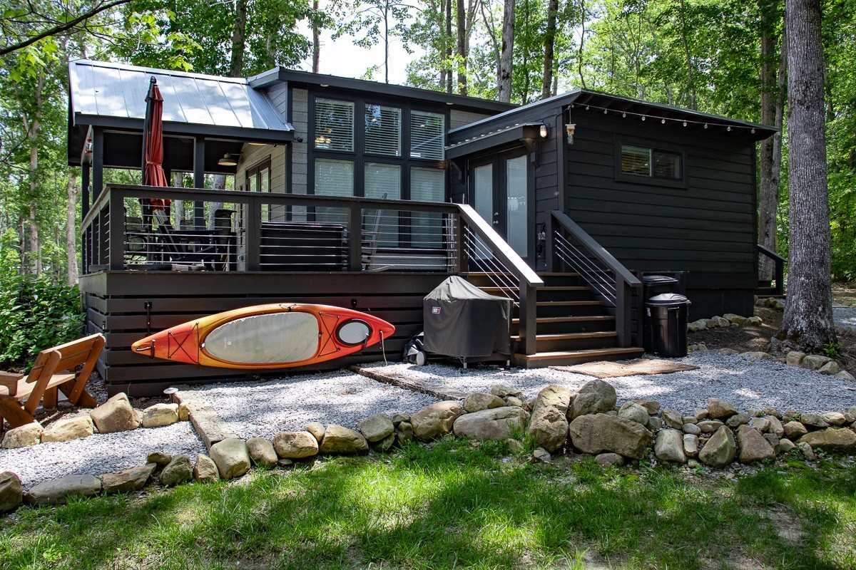 110 Acorn Cove