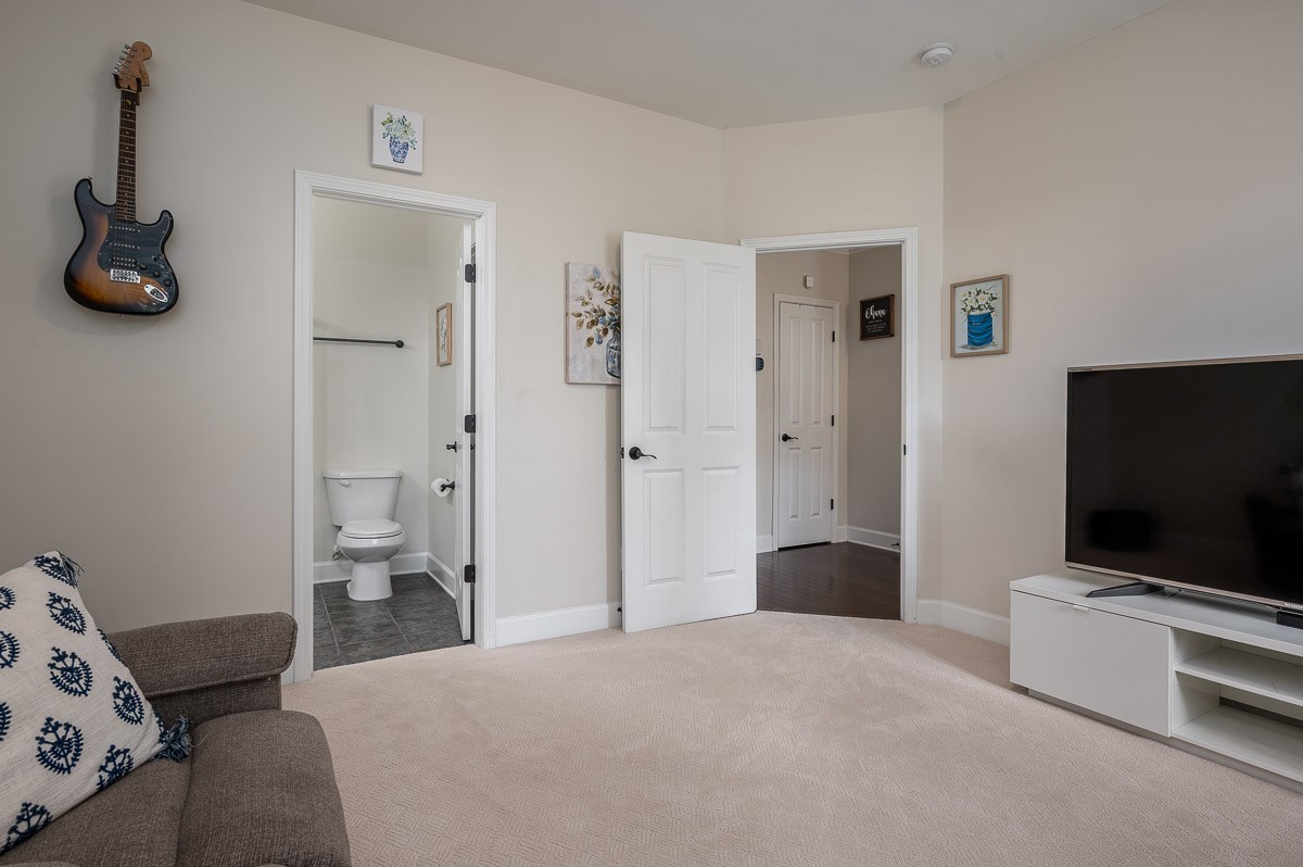 5003 Captain Freeman Pkwy
