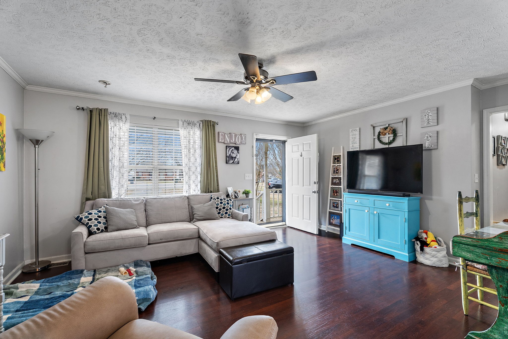 405 Indian Hills Ct
