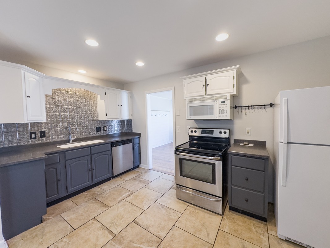 1413 Sunset Dr