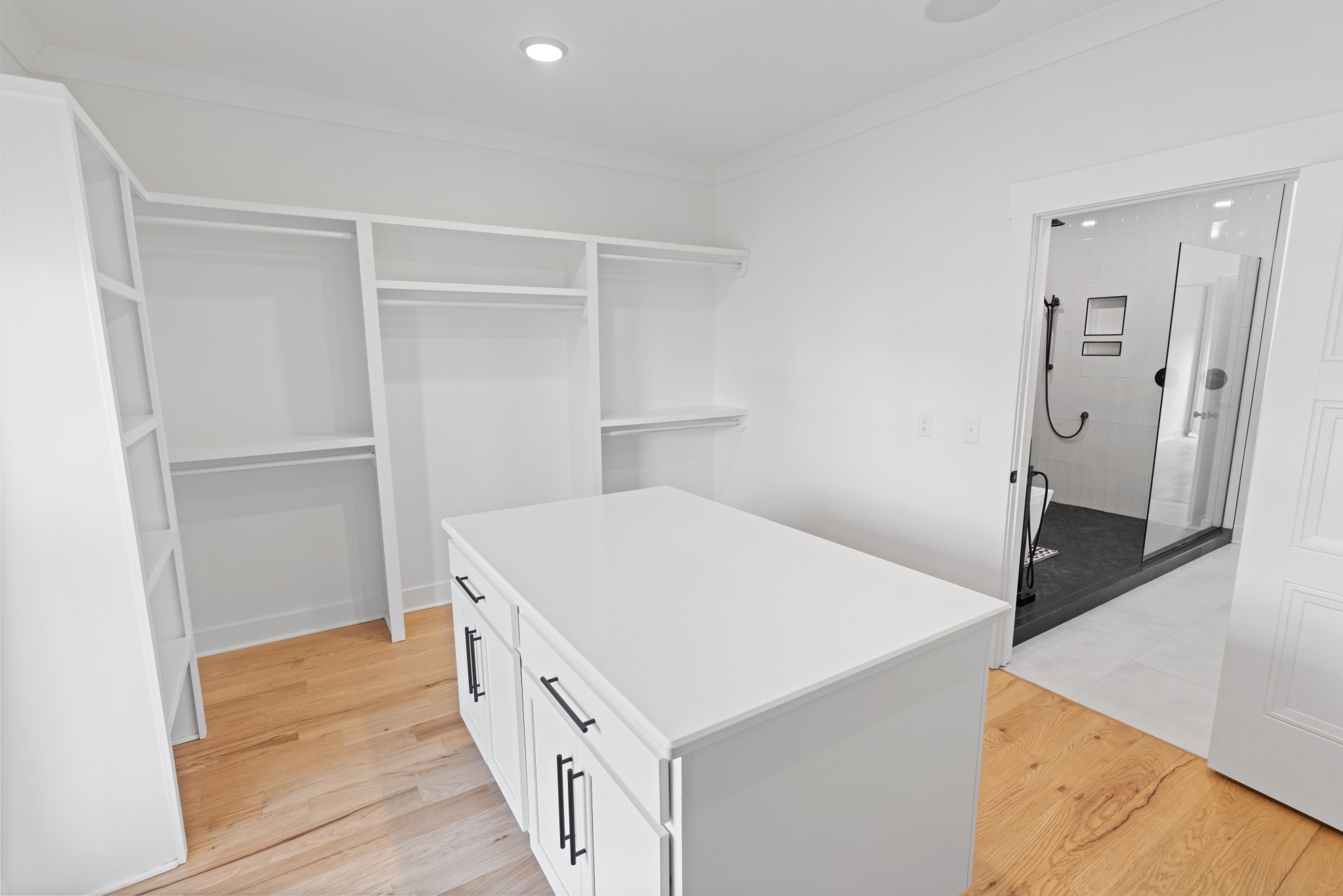 6913 Pembrooke Farms Dr