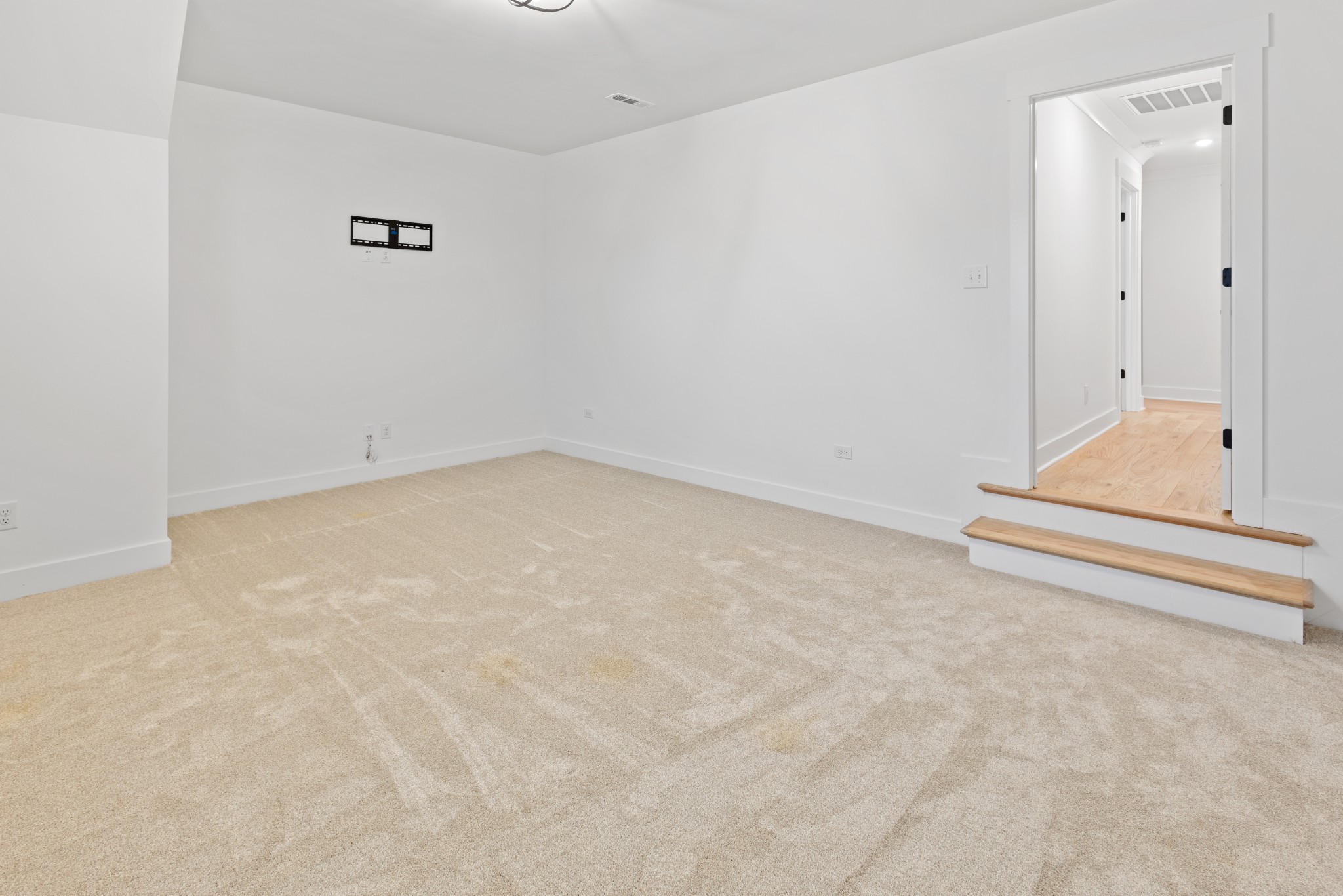 6913 Pembrooke Farms Dr