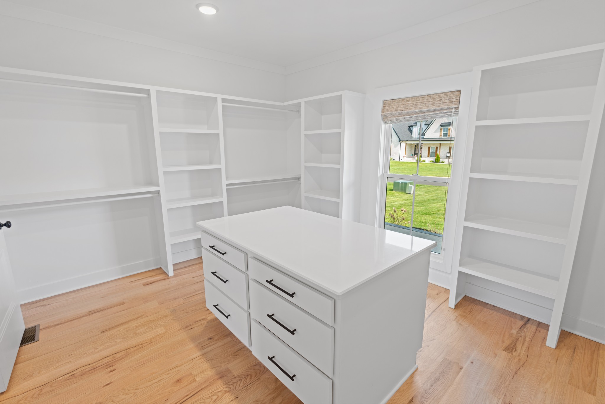 6913 Pembrooke Farms Dr