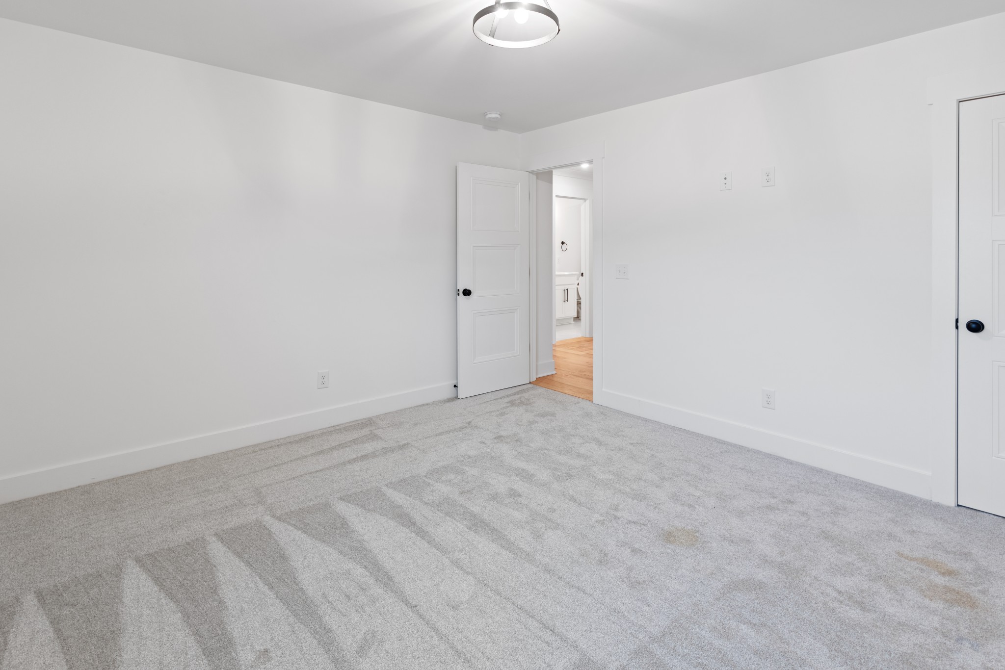 6913 Pembrooke Farms Dr