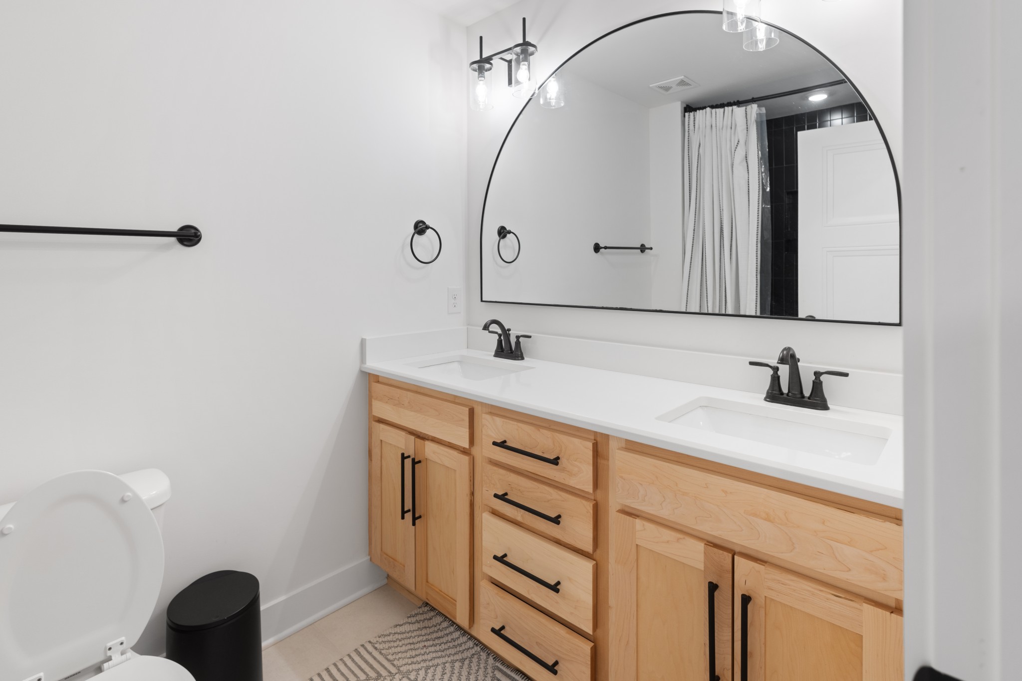 6913 Pembrooke Farms Dr