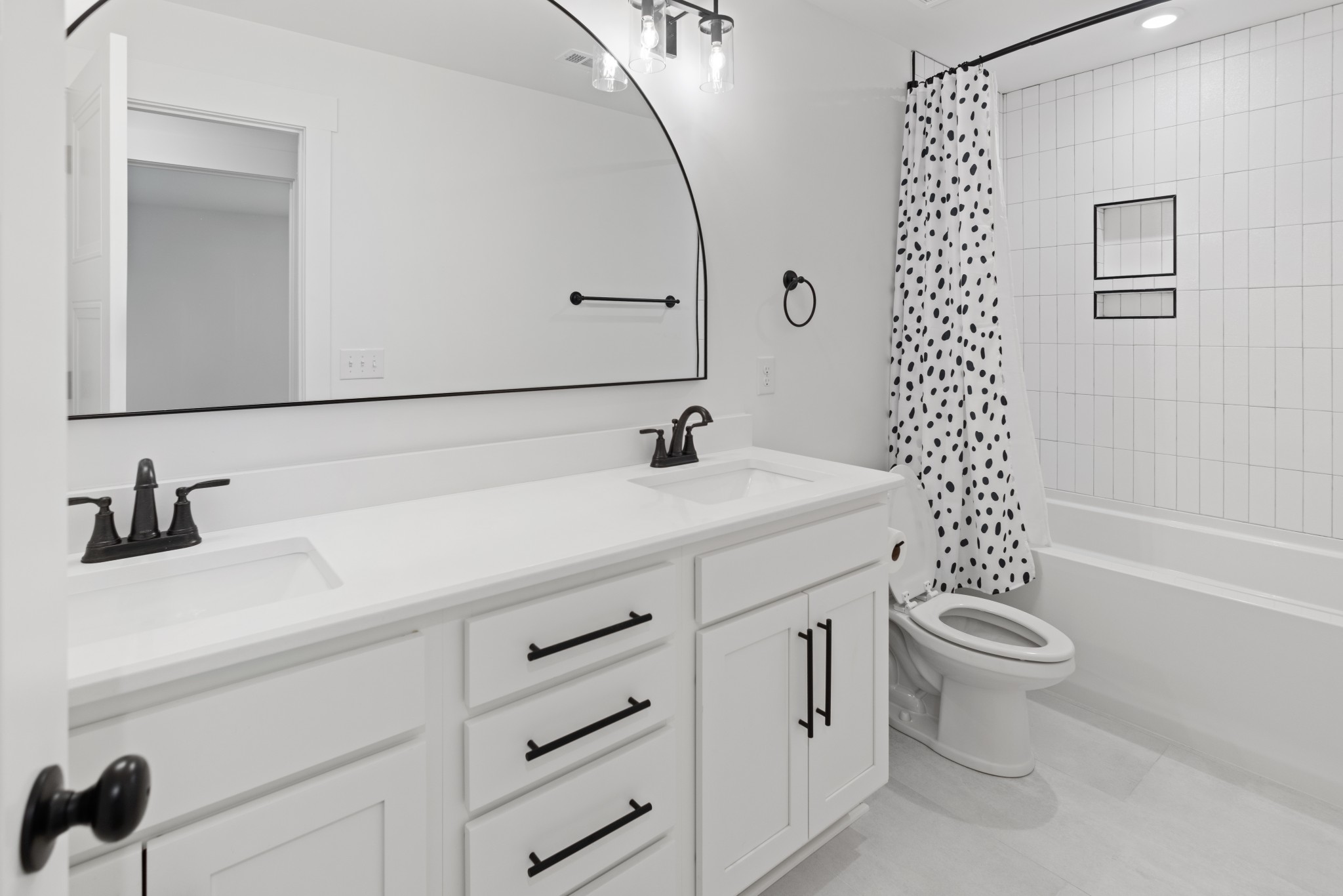 6913 Pembrooke Farms Dr