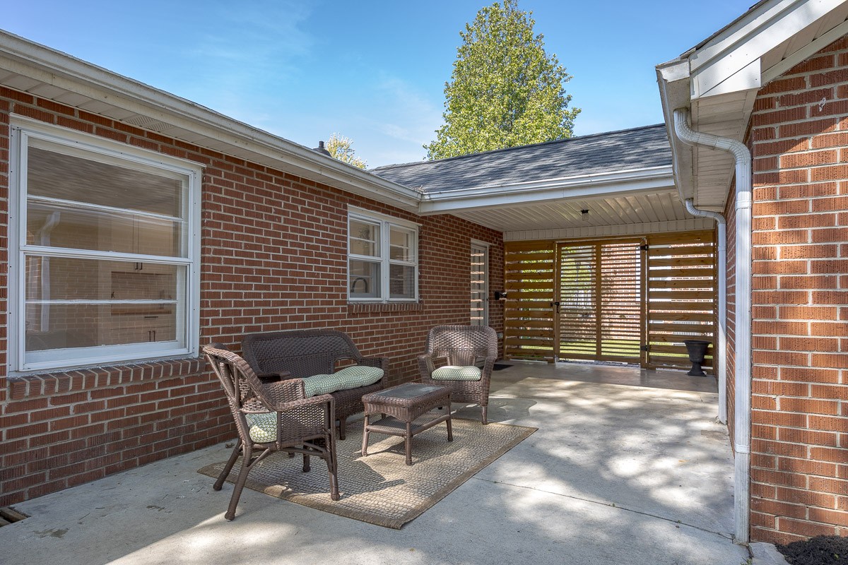 1211 Trotwood Ave