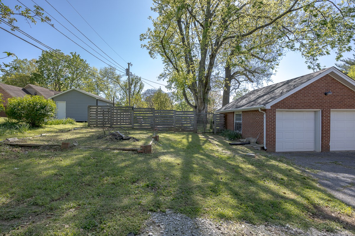 1211 Trotwood Ave