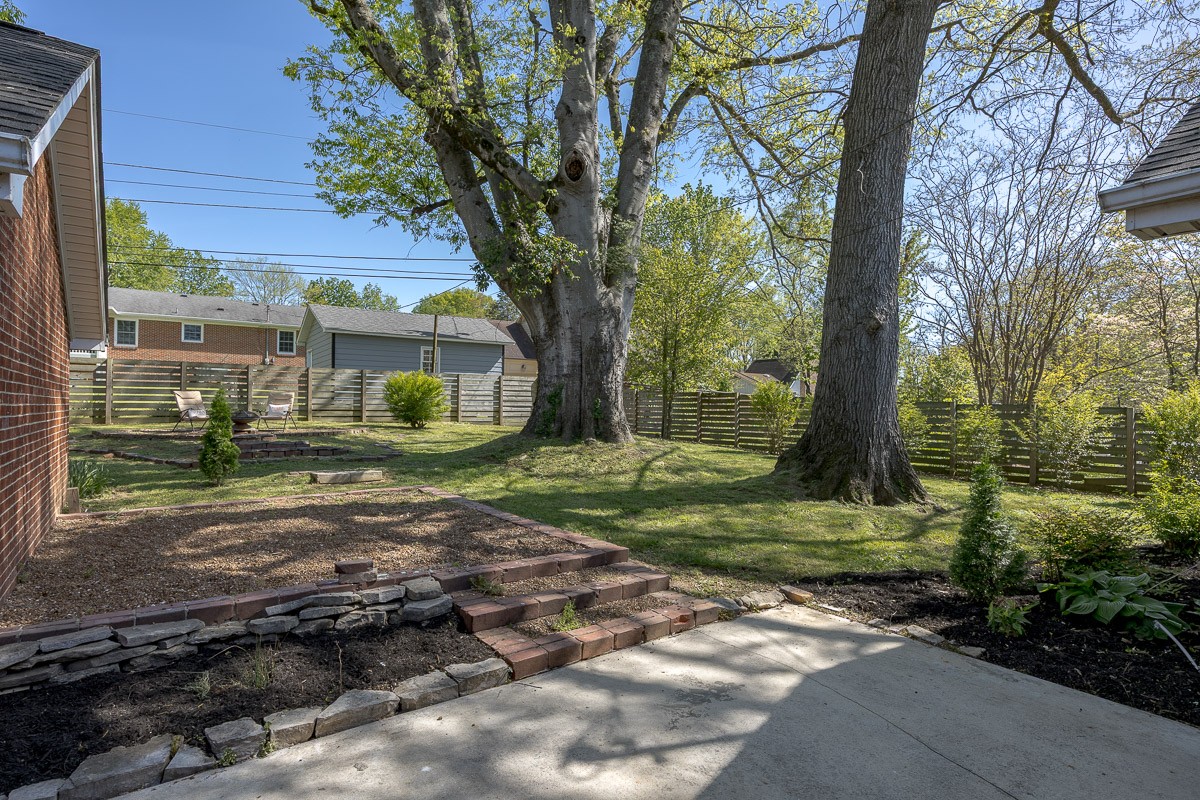 1211 Trotwood Ave