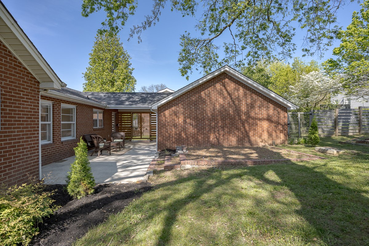 1211 Trotwood Ave