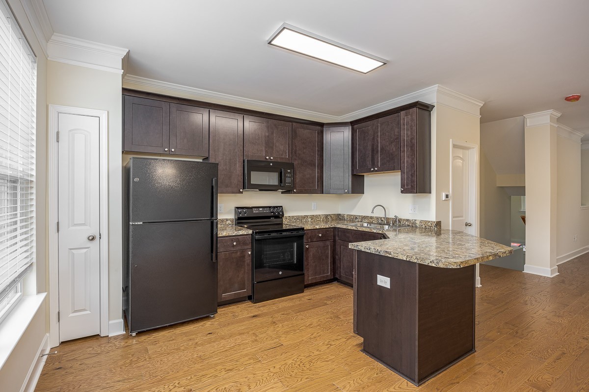 8222 Lenox Creekside Dr