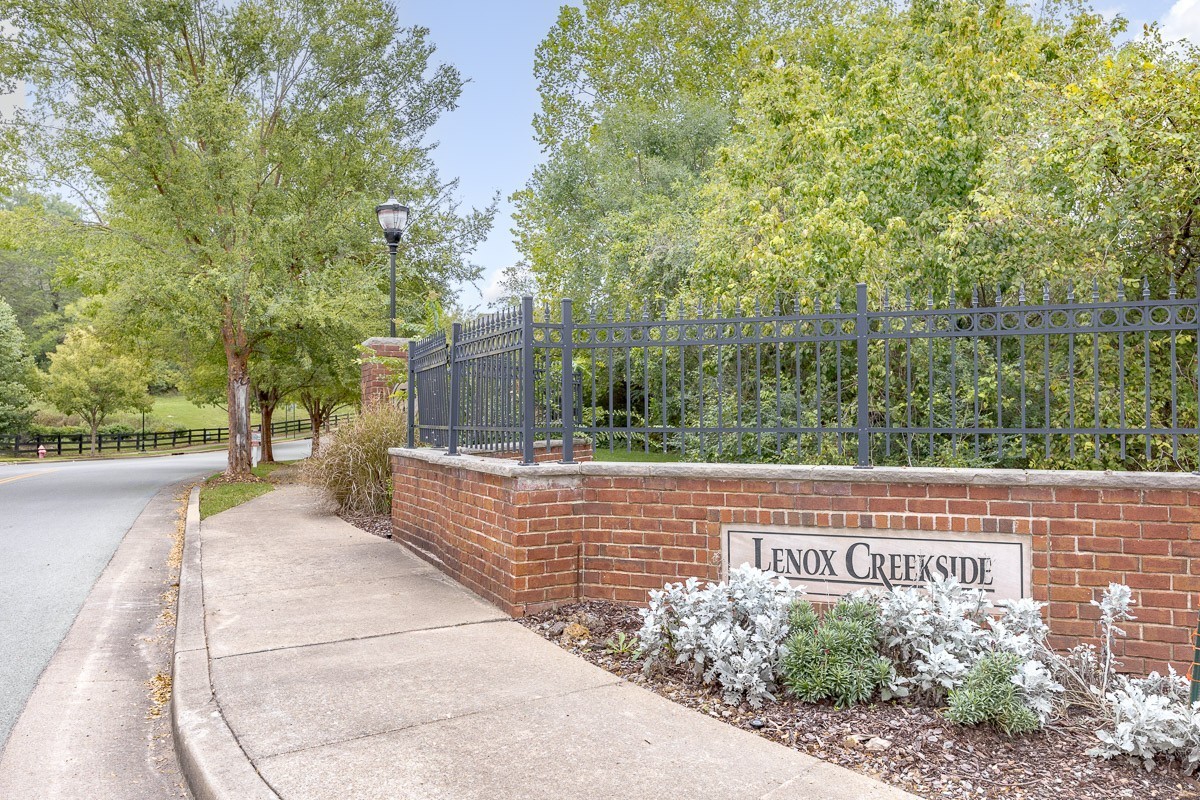 8222 Lenox Creekside Dr
