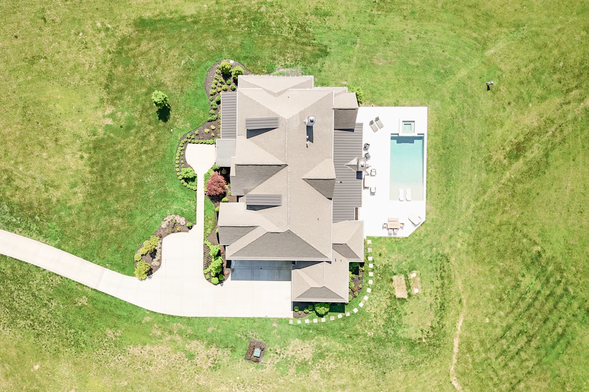 5026 Hilltop Ln