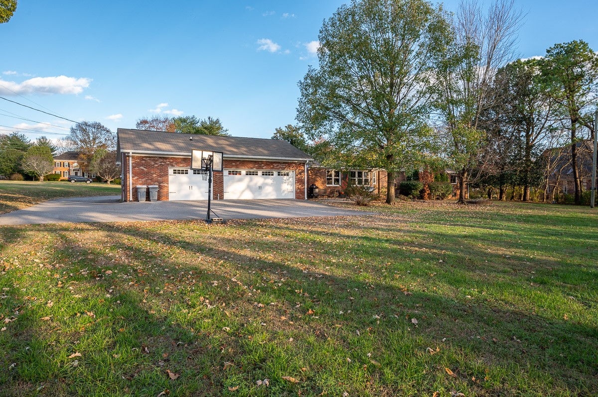 915 Wilson Pike
