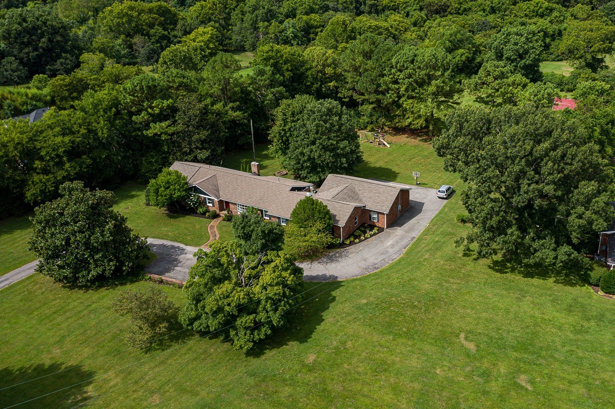 915 Wilson Pike