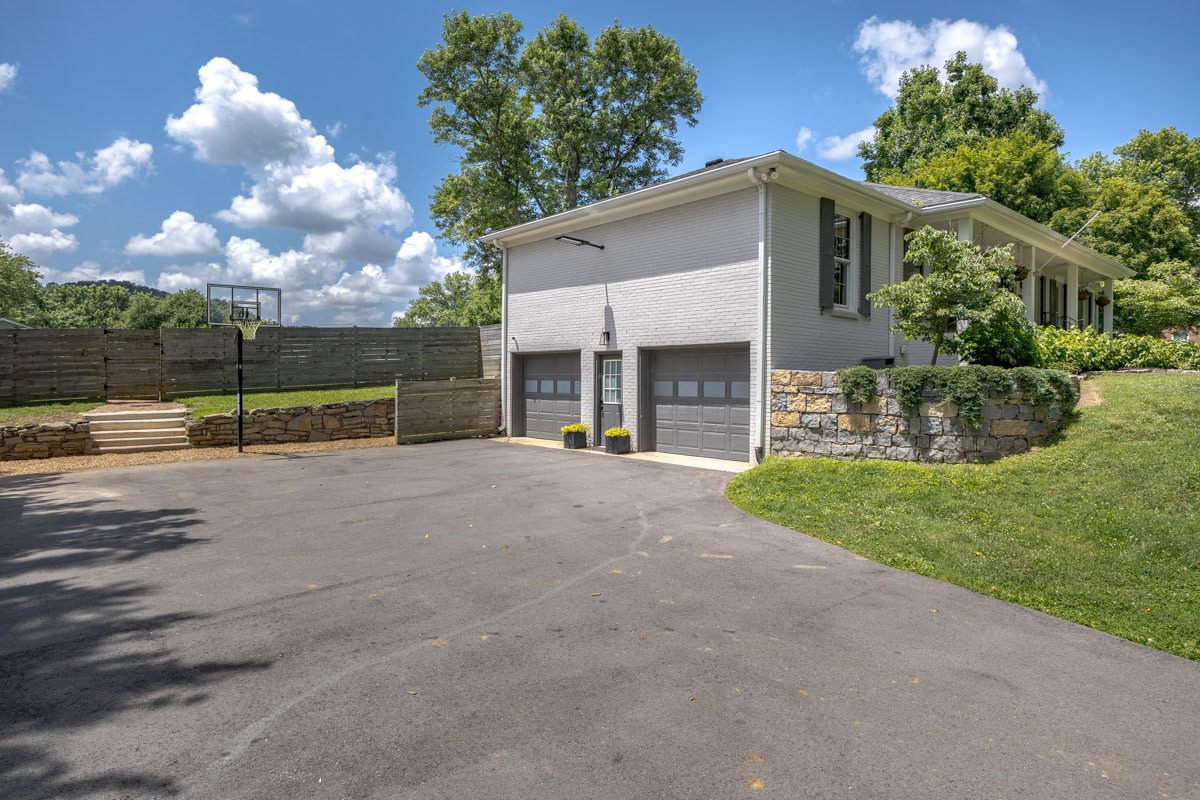 109 Poplar St