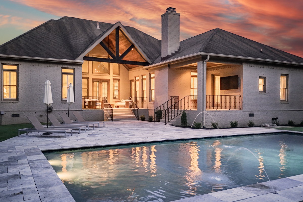 9710 Onyx Ln
