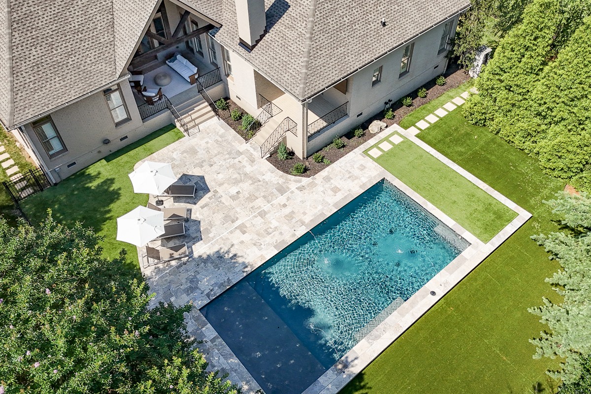 9710 Onyx Ln