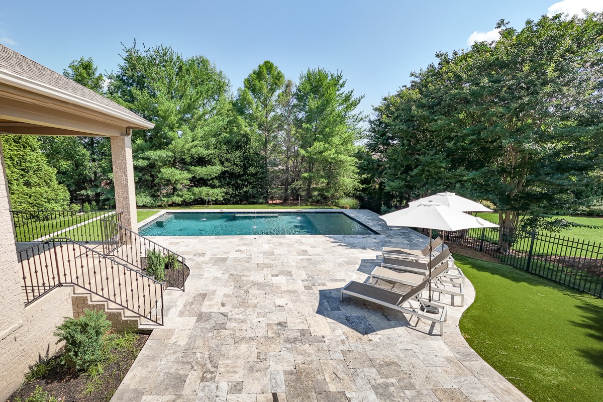 9710 Onyx Ln