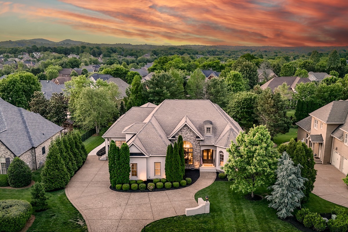 9710 Onyx Ln