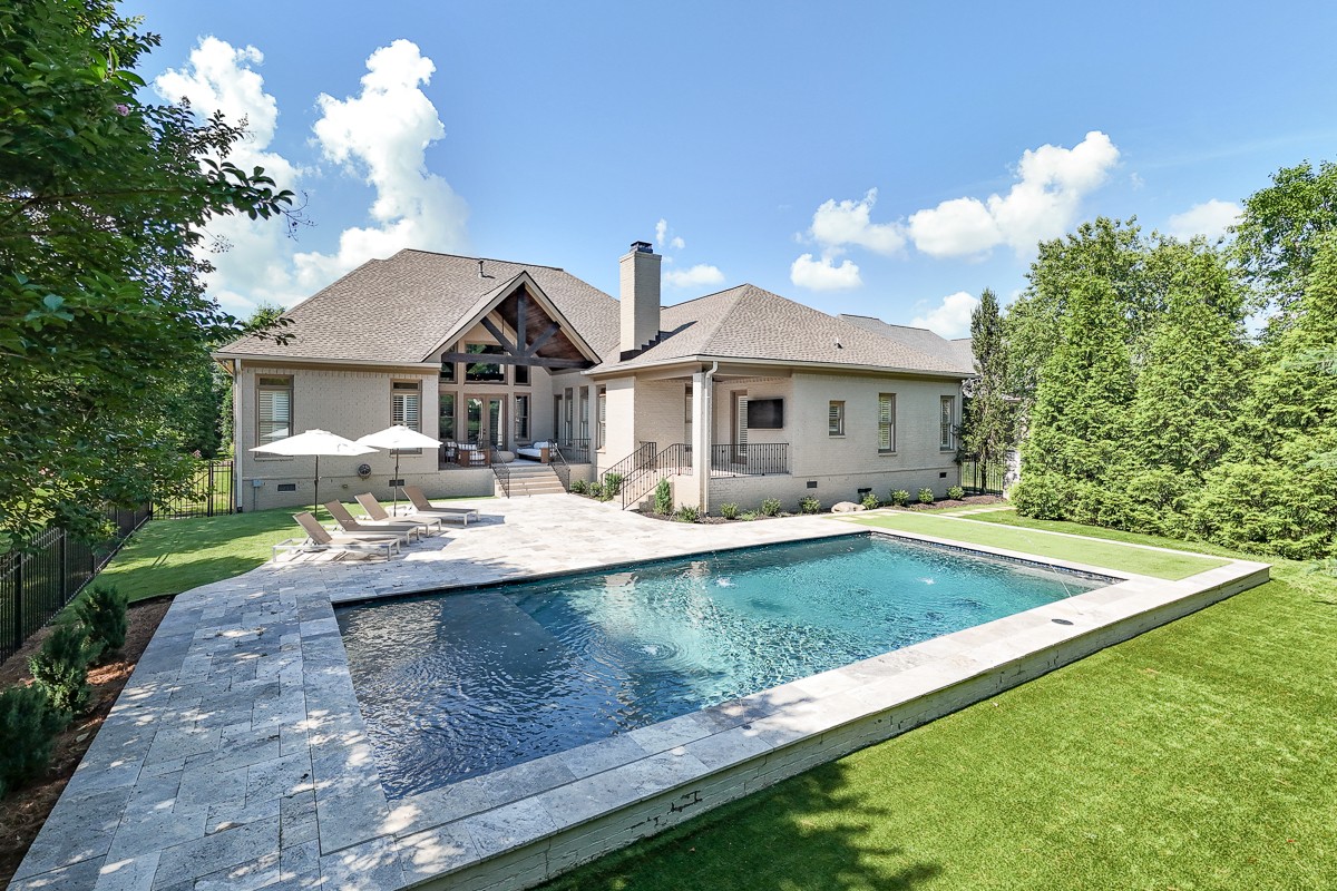 9710 Onyx Ln