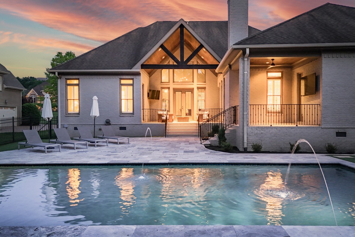 9710 Onyx Ln