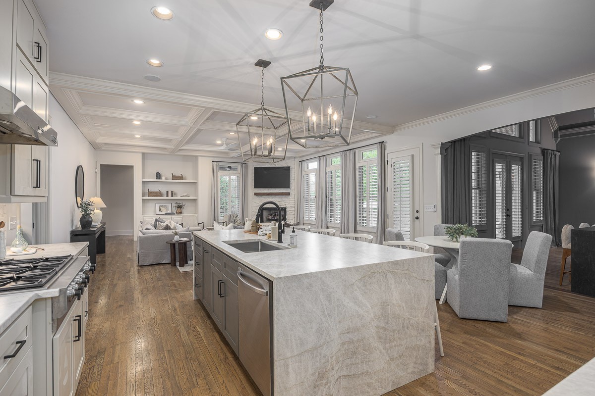 9710 Onyx Ln
