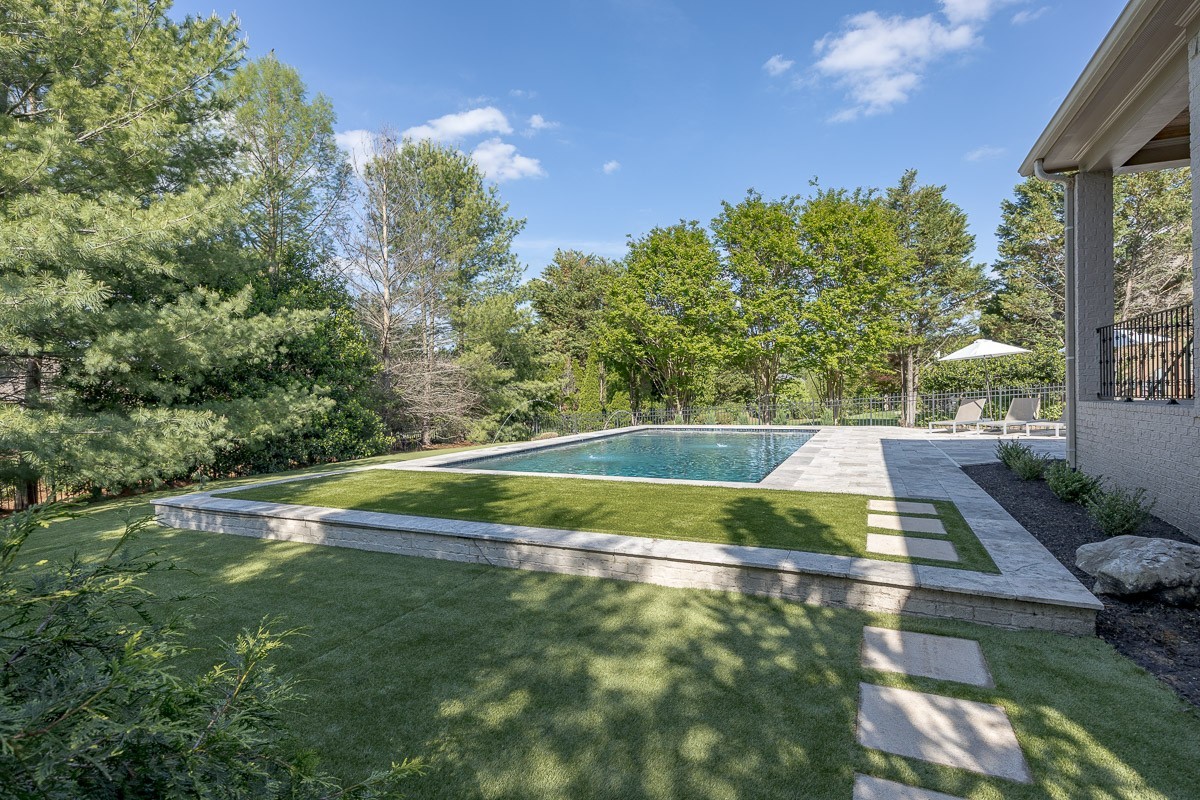 9710 Onyx Ln