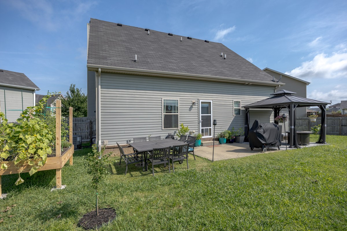 8008 Lakota Ct