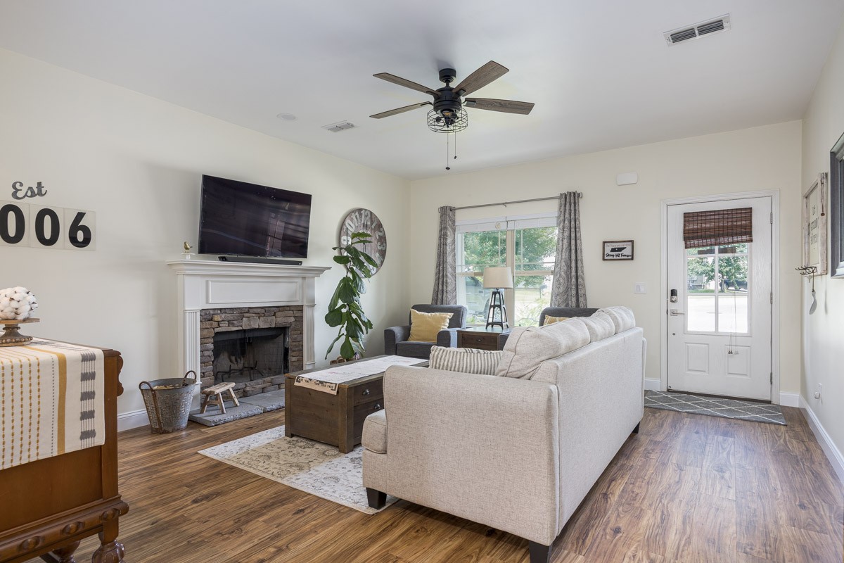 8008 Lakota Ct