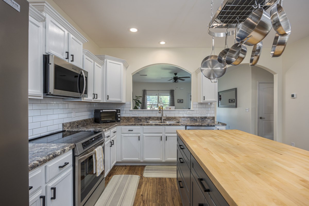 8008 Lakota Ct