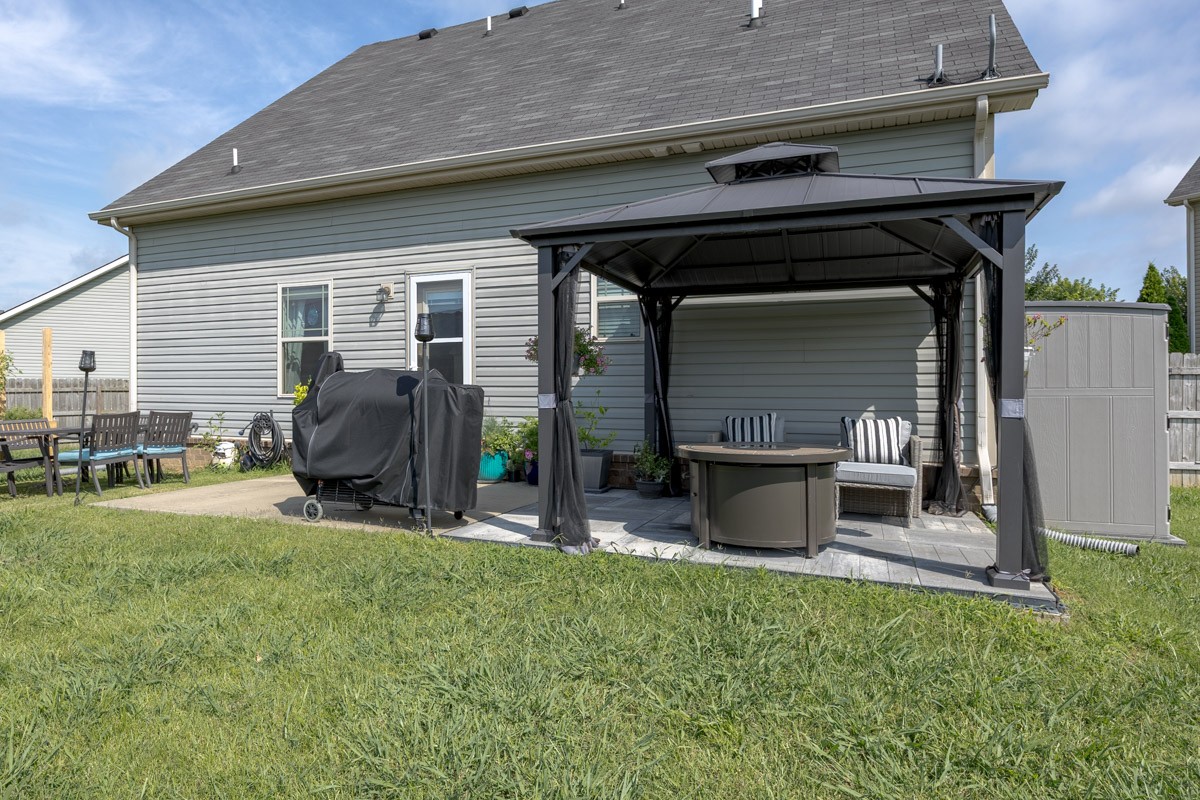 8008 Lakota Ct