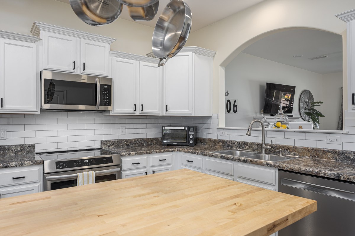 8008 Lakota Ct