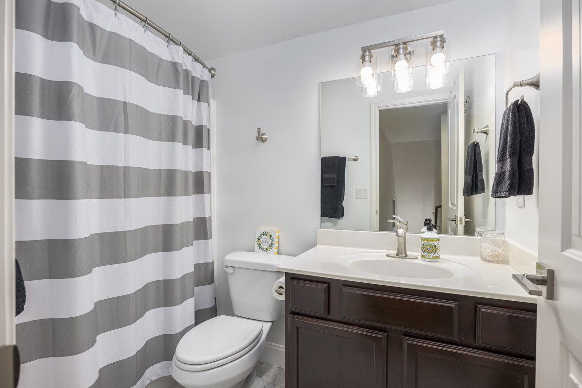8008 Lakota Ct