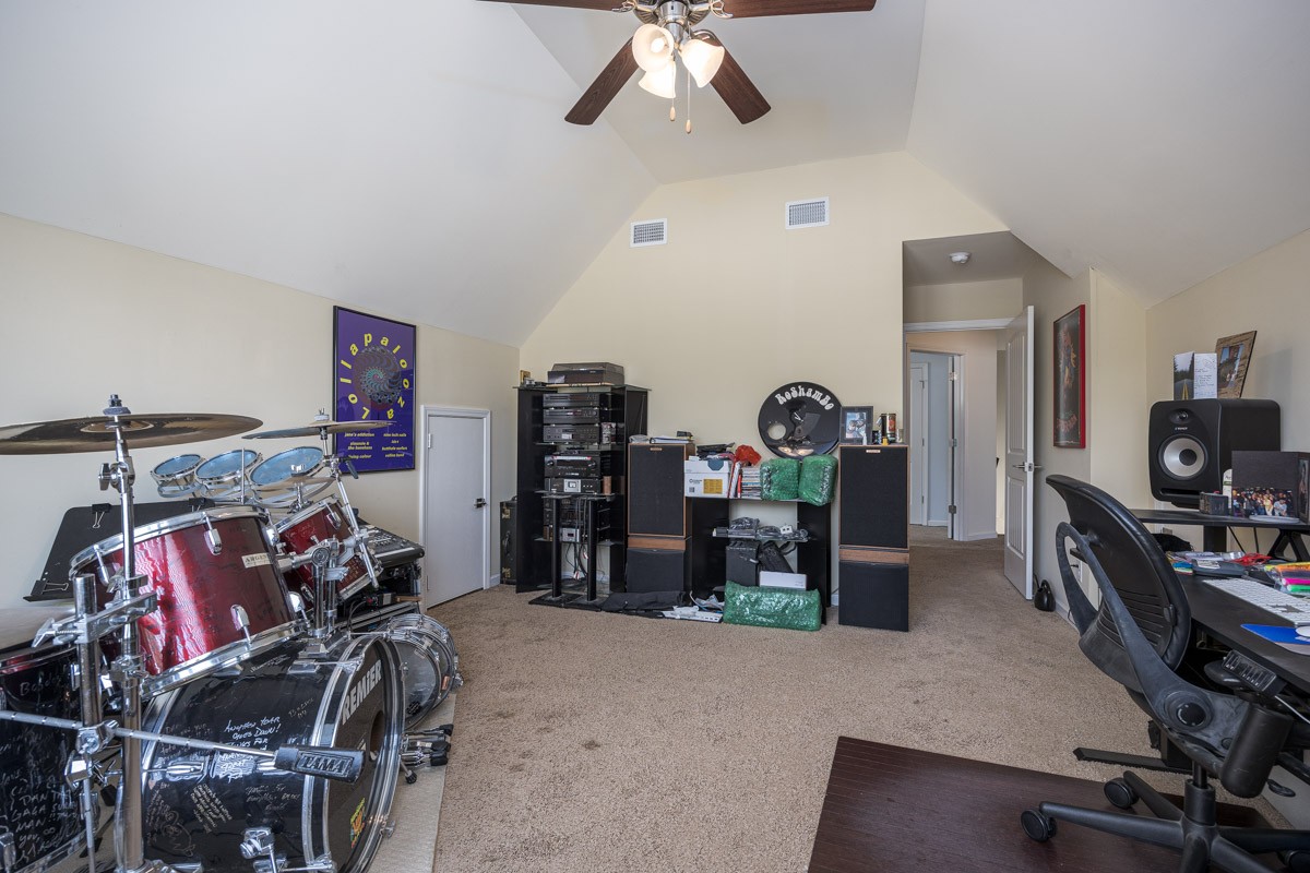 8008 Lakota Ct