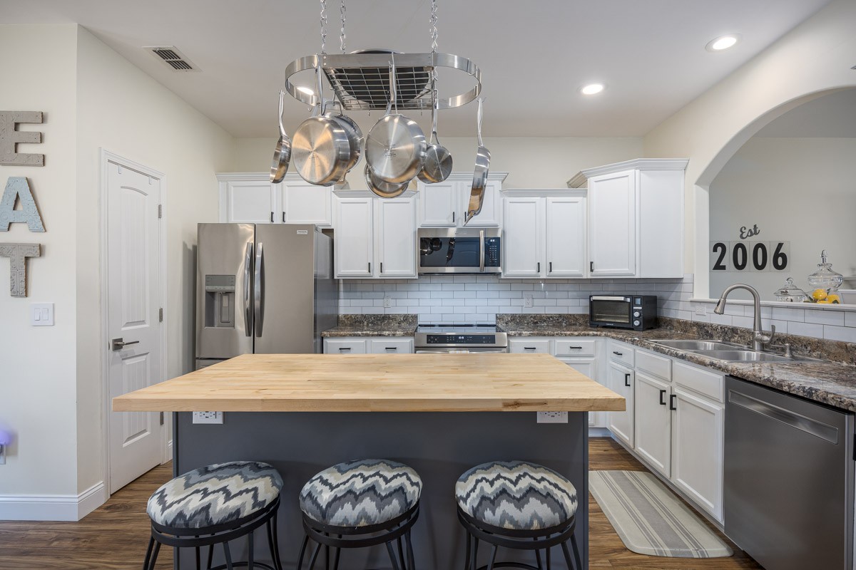 8008 Lakota Ct