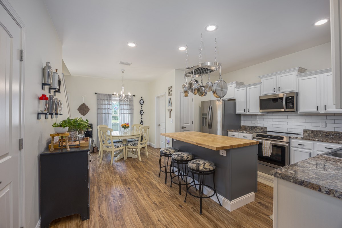 8008 Lakota Ct