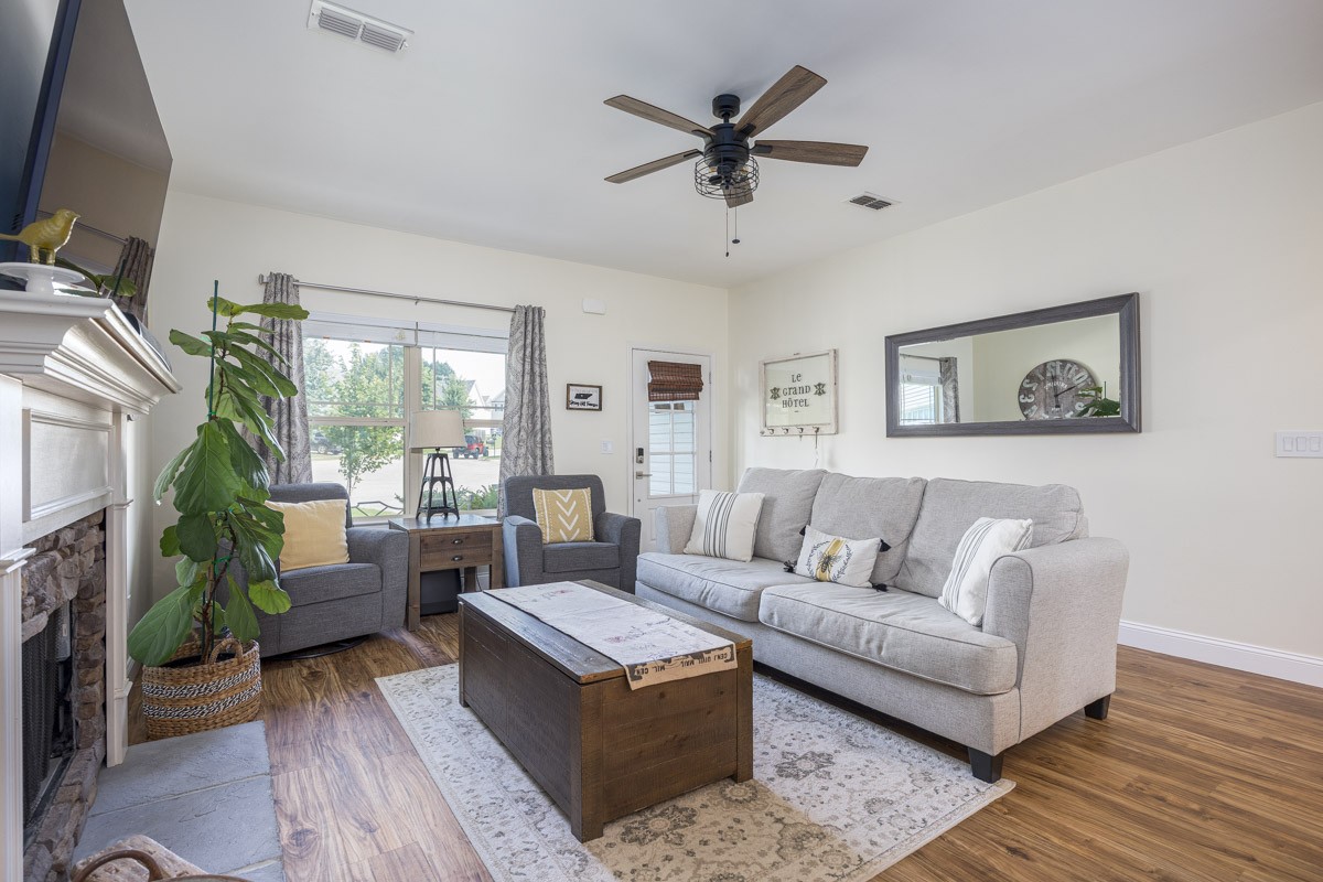 8008 Lakota Ct