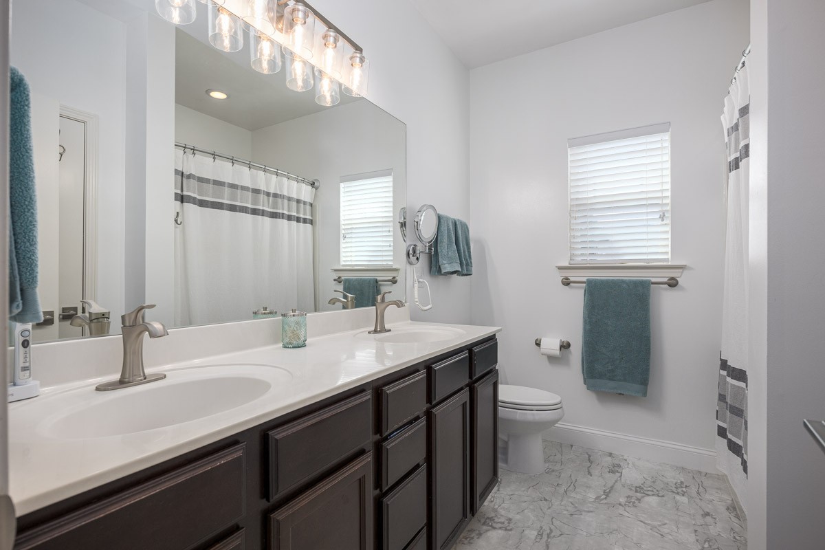 8008 Lakota Ct