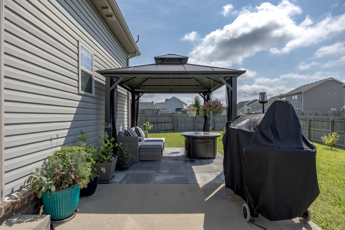 8008 Lakota Ct