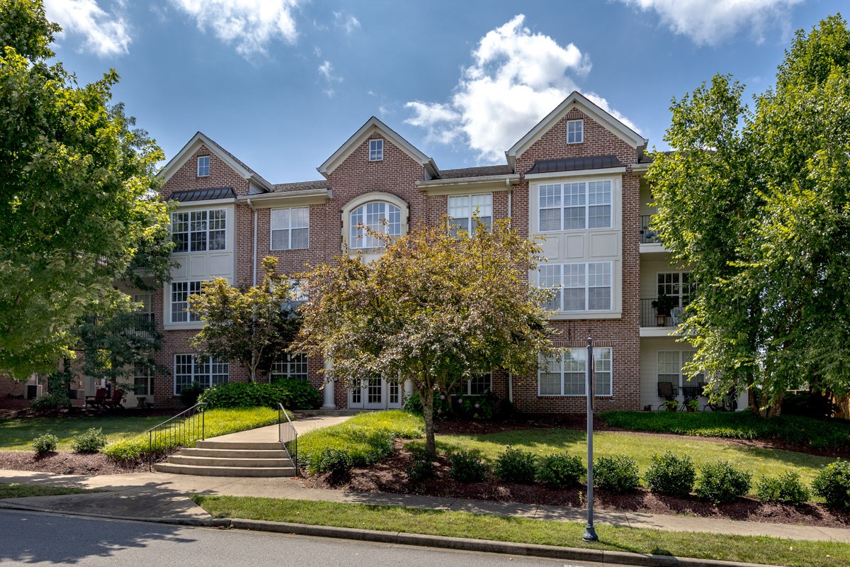2000 Newark Ln Unit: H302