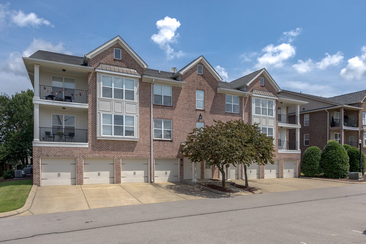 2000 Newark Ln Unit: H302