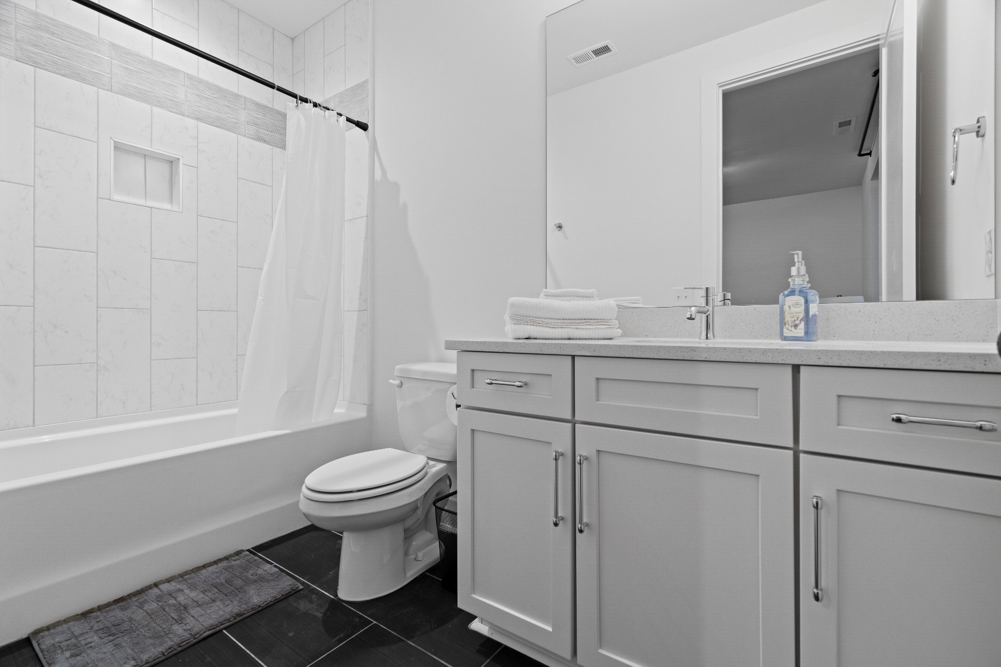 910 Youngs Ln Unit: 3