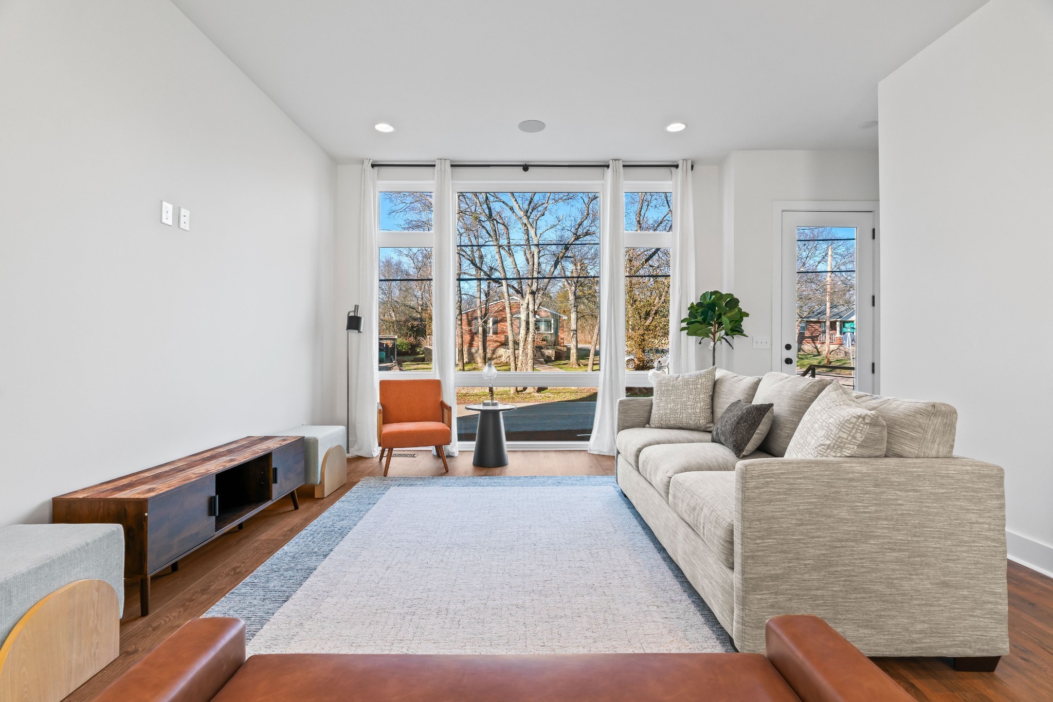 910 Youngs Ln Unit: 3