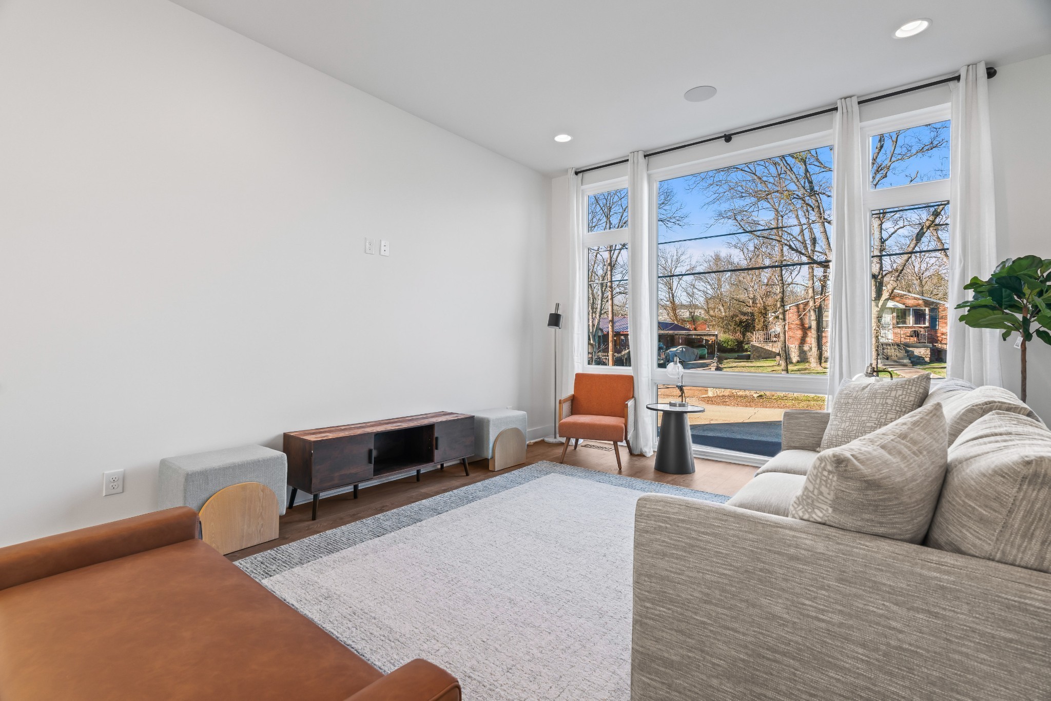 910 Youngs Ln Unit: 3